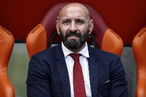 蒙奇透露，萨拉赫曾萌生去意，他的应对策略是抬高转会费；同时，他将列维评价为最难谈判的对手之一。