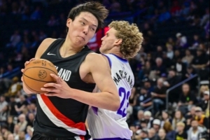 媒体人：面对NBA各路强硬中锋，杨瀚森需以柔克刚，充分发挥自身进攻端优势。