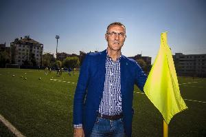 贝尔戈米表示，在圣西罗看球时如厕都十分困难，因此拆除并新建球场是正确的决定。