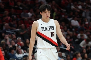 媒体人：坦然正视小杨与凯斯勒、弩机的差距，这是新秀成长的必经之路。