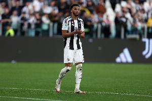 凯利透露，经纪人曾询问他是否愿意加盟尤文，而他当时愣了十秒才明白过来。