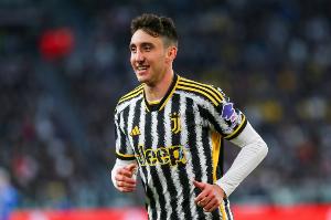 曼城主帅瓜迪奥拉有意签下坎比亚索，但由于球队遭遇伤病困扰，只能考虑引进其他球员。