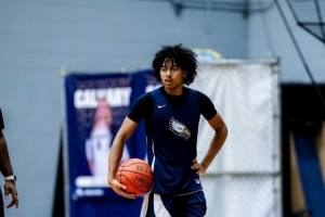 坚持训练！朱正更新社媒分享多张近期汗流浃背的训练照。