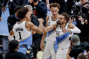 东部战局风云变幻，老鹰队欲趁乱分羹，他们通过引入铂金、沃克与肯纳德等球员，新赛季究竟能达到怎样的高度？