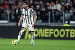 洛卡特利：我对球队当前的表现非常不满，与皇马的比赛中我们将做出战术调整。