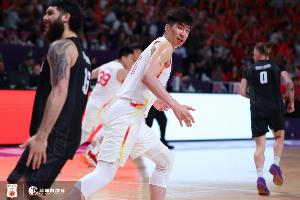 余嘉豪：西班牙联赛节奏很快 时间很短 所以容错率非常小