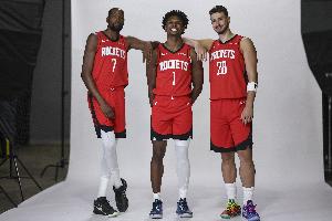 火箭队球员合同到期时间一览：申京、小贾将留队至2030年，杜兰特与亚当斯合同至2028年，阿门则至2027年。