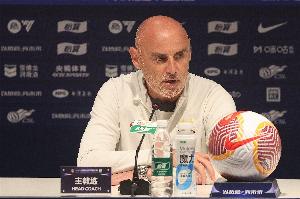 穆斯卡特：球队亚冠竞技状态稳步提升，古斯塔沃的红牌判罚令人费解。