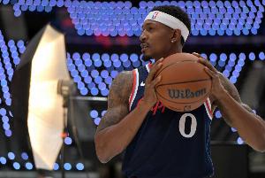 比尔表示，自己的身体状况比预期要好，队中成员经验丰富，并且大家都能迅速理解教练的战术安排。