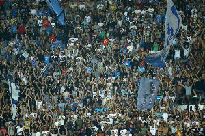 米体：180名那不勒斯球迷在埃因霍温被捕，本场欧冠被视为高风险