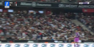 误将球迷反恐口号听成恐同口号，法甲裁判闹乌龙中断比赛