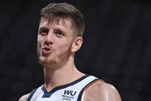 哈滕坦言，生涯最艰难的时期是在掘金，当时他只能以约基奇替补的身份登场，且上场时间被限制在10分钟以内。