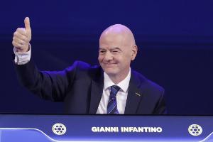 因凡蒂诺承诺：未来世界杯将在玻利维亚举办，挑战高海拔赛场