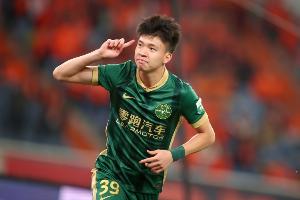 据足球报报道，浙江队拥有独立运营的球探体系，球员王钰栋在其13岁时便已被该系统列为重点考察对象。