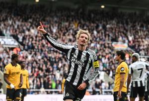 埃贝尔表示，沃尔特马德实际上本想加盟拜仁，但他最终选择去英超，因为那里的待遇实在太丰厚了。