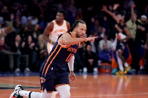 媒体人观点：西部四五支球队具备争冠实力，东部仅尼克斯有机会。