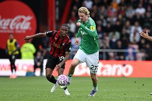 德媒报道称，斯图加特今夏三次拒绝了拜仁对沃尔特马德的报价，最终这名球员以9000万欧元的价格转会纽卡斯尔联。