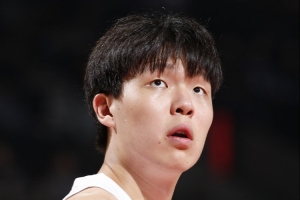 比卢普斯：瀚森很成熟，相信他会有点紧张，明天的比赛他会记住一辈子。