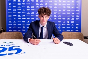 邮报报道称，多特蒙德和勒沃库森都对利兹联16岁中场萨姆-阿尔克感兴趣。