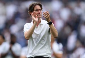 战平摩纳哥，弗兰克盛赞维卡里奥表现出色，直言热刺状态欠佳。