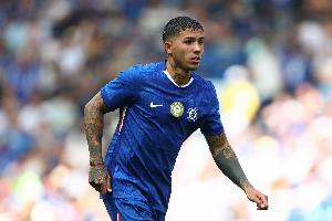 太阳报：旺达曾给恩佐发送暧昧短信，恩佐甚至还将内容展示给了女友看。