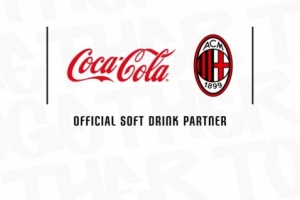 AC米兰官方宣布，可口可乐已正式成为俱乐部在意大利的官方软饮料合作伙伴。