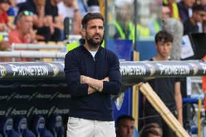 据《邮报》报道，欧洲球迷团体已呼吁意甲联赛效仿西甲，取消AC米兰与科莫之间的海外比赛。