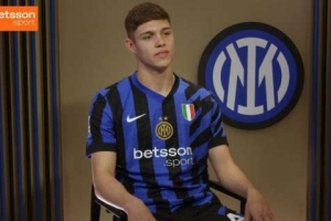 意媒报道称，国际米兰后卫帕拉西奥斯遭遇股直肌拉伤，预计将缺席数周比赛。