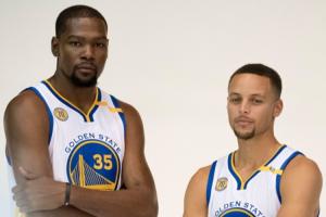 杜兰特：我不认为库里是鲨鱼，而我才是科比，FMVP就是证明。