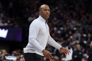 非法赌博案：比卢普斯涉案，受害者损失超700万美元。