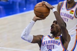 SGA新赛季前两场狂砍90分，历史仅次于张伯伦、浓眉和乔丹，位列第五！