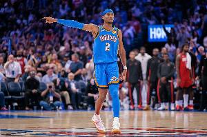 亚历山大赛季前两场狂轰90分，刷新卫冕MVP开局纪录，并领先第二名乔丹多达18分。