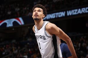 张佳玮谈马刺：第二场证明没了文班球队也能赢球 比第一场更动人