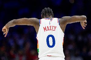 马克西首秀即狂砍40分！埃奇库姆：这表现太不可思议，他真的太强了。