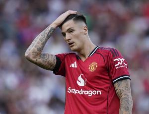 默森：尽管知晓阿莫林青睐芒特，但面对布莱顿，高大的舍什科会是更合适的人选。