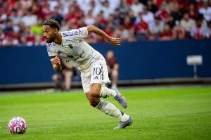 《镜报》报道，曼联管理层在对签下库尼亚一事上存有顾虑，但阿莫林经过长达六个月的深入研究后，最终坚定了引进他的决心。