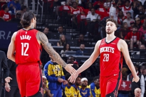 拆解申京与亚当斯的进攻是否更优？乌度卡：确实如此，但此举也是为限制对方后卫。