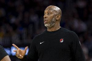 帕金斯：比卢普斯是个好人，他或许只是去打场扑克，却不巧被卷入了其中。