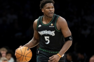 爱德华兹遭遇伤病困扰？里德对此表示乐观，认为他会没事，并相信他明天能够出战。