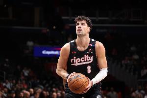 阿夫迪亚论“五小阵容”：凭借速度优势可频繁换防，传统中锋难以跟上我们的节奏。