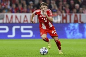 基米希评说卡尔：十年前凭借几场德甲比赛就入选国家队的情况并不常见，但在当下或许会更快实现。