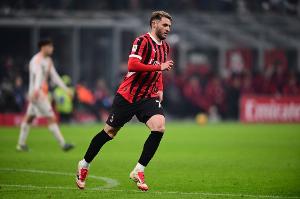 意媒报道称，阿莱格里已对希门尼斯迟迟未能开瓶感到忍无可忍，米兰计划在冬季转会窗引进一名新的中锋。