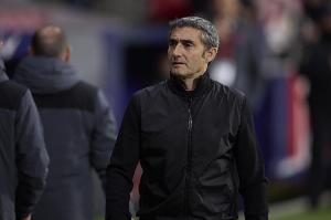 巴尔韦德的帅位归属尚未明朗，据马卡报报道，伊劳拉与伊尼戈-佩雷斯是潜在的继任者。