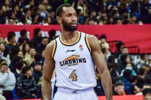 媒体人表示，弗格若能保持健康状态，在CBA的实力依然不容小觑，关键还需看他伤势的恢复情况。