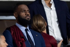 帕金斯爆料：詹姆斯日程堪比总统，清晨五点便开始训练，直至夜晚日程都排满。