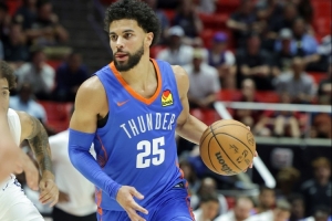 阿杰伊-米切尔：关键战需冷静决策，以理智引领场上正确判断。