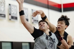 开拓者启用无中锋阵容，原因在于克林根与杨瀚森未能达到球队预期。