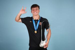 世体：巴萨18岁中场胡安-埃尔南德斯合同即将到期，巴黎圣日耳曼有意免费签下他。