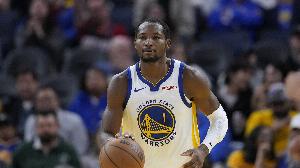 科尔赞扬库明加投篮选择极佳，如今他不会在仅剩半步时仍选择急停跳投。