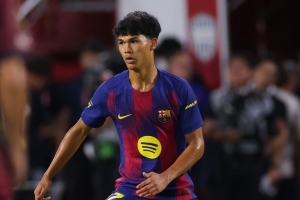 据《世界体育报》报道，西汉姆联正密切关注巴萨17岁小将德罗，并考虑在冬季转会窗口提出报价。